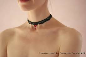 Collier ras du cou
