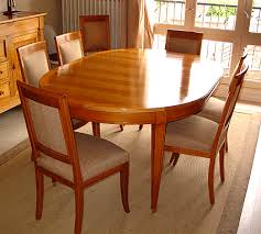table a manger en bois avec ses chaises