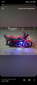 Moto Hero 125, excellent état