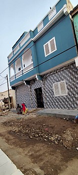 Maison F4 au rez-de-chaussée, Q.7bis, rue 18, pour jeunes mariés