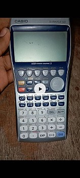 Calculatrice graphique en bon état.