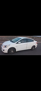 Hyundai Accent en location, climatiseur, diesel, automatique
