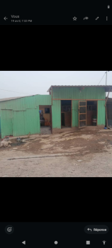 Maison F3 avec boutique et cuisine à Cheikh Moussa