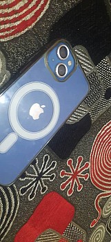 iPhone 13 Bleu Clair avec Coque, Batterie 90%, Comme Neuf
