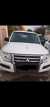 Voiture Mitsubishi Pajero