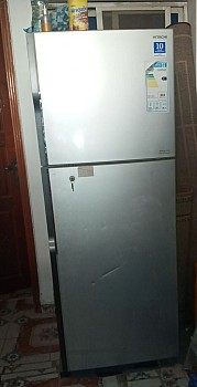 Refrigerateur de marque Hitachi inventer