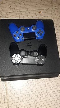 PS4 slim 500 gb + 2 manettes