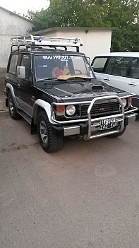 Voiture 4x4 Mitsubishi phase 1.chassie court
