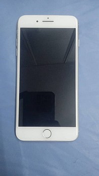 iPhone 8 Plus, état proche du neuf, garantie incluse