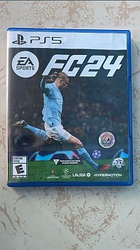 jeu PS5 FC24 en bonne état
