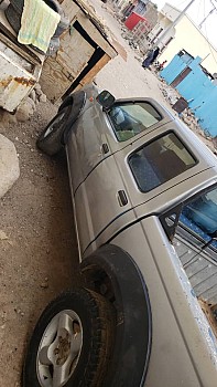 Nissan Hardbody 4x4 diesel 2012, climatisation impeccable