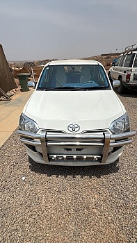 2 Taxis Toyota Probox 2017, fiable et économique