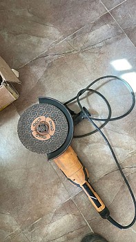 Meule d\'angle 2400W en bon état