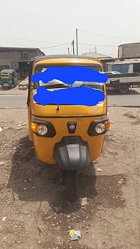 Bajaaj en excellent état, peu roulé