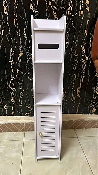 Étagère d\'angle imperméable pour optimiser l\'espace