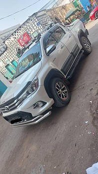 Toyota Hilux 2017, automatique, excellente condition
