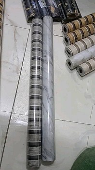 Papier peint adhésif