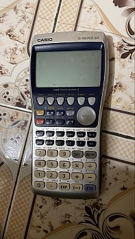 Calculatrice scientifique graphique, en parfait état