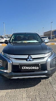 Pick-up Mitsubishi L200 2022 en excellent état, diesel, boîte automatique