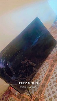 TV écran plat 50 pouces, négociable