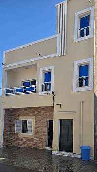 Maison F4 neuve avec confort et sécurité à la Cité Hodan 1