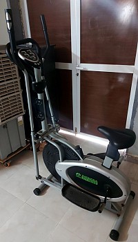 Vélo d\'appartement avec poignés pour bras - Bon état