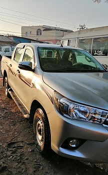 TOYOTA HILUX 2016