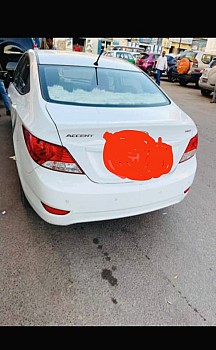 Hyundai Accent Blanche en bon état - Clim fonctionnelle