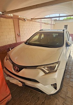Toyota RAV4 VXR essence, automatique, toit ouvrant