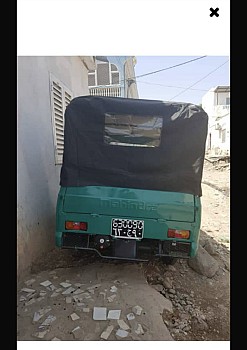 Moto Bajaj Mahindra neuve et en très bon état