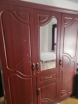 Armoire en très bon état - légèrement négociable