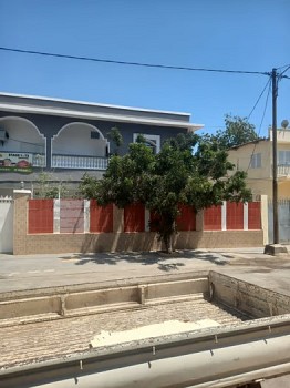 Duplex F4 avec groupe électrogène et titre foncier au Plateau du Serpent
