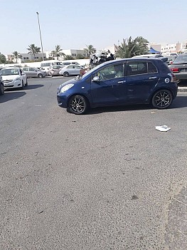 Toyota Yaris Full option modél 2005 couleur Bleu foncée; Prix à débattre