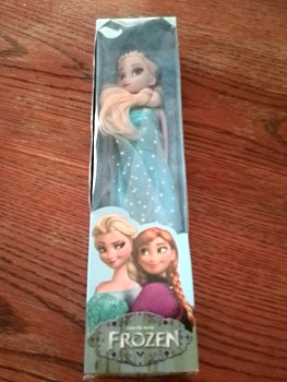 poupée reine des neiges Elsa