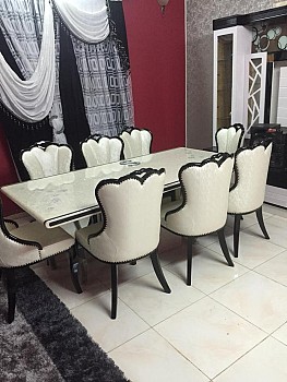 VENTE TABLE MANGER et 8 chaises