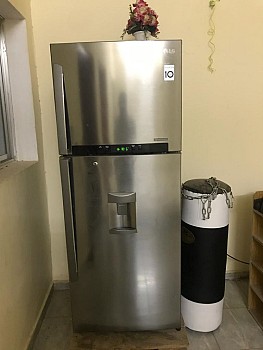 Réfrigérateur tout neuf utilisé à courte durée