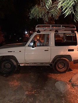 Toyota marque Land Cruiser 2