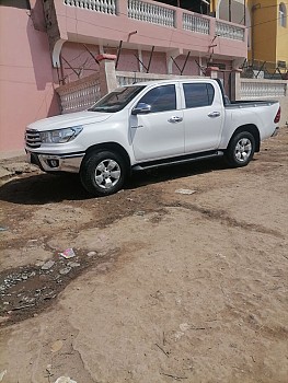 TOYOTA HILUX en location