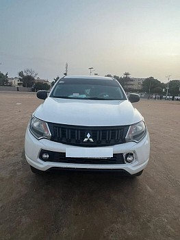 Voiture Mitsubishi L200