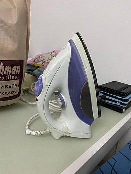 Table de Repassage et Fer à Repasser