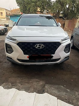 Hyundai Santa Fe 2019, diesel, automatique, quasi-neuve à Djibouti