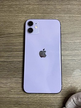 iPhone 11 Blanc 3 mois d\'utilisation, batterie à 100%, avec coques supplémentaires