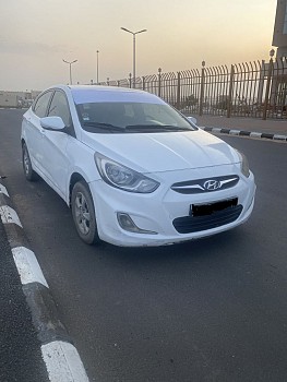 Hyundai Accent Diesel, boite automatique en bon état avec faible kilométrage