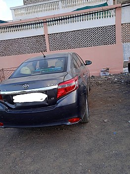 Toyota Yaris 2016, automatique, essence, 5 places, tout options