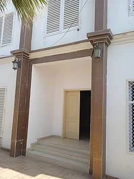 A louer Maison récente de 6 pièces située à Gabode 4