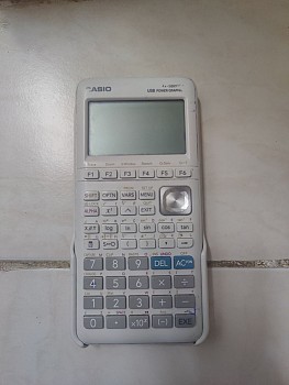 Calculatrice en parfait état à 15000fr