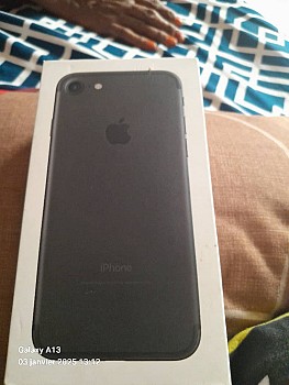 iPhone 7 dans son carton