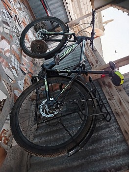 Vélo d\'occasion avec chaîne antivol - Prix à discuter