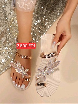 Chaussures pour femmes - plusieurs modèles et tailles disponibles