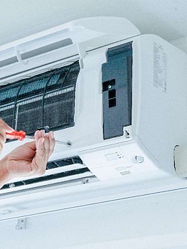 Service de Lavage et d\'Entretien de Climatiseurs à Domicile